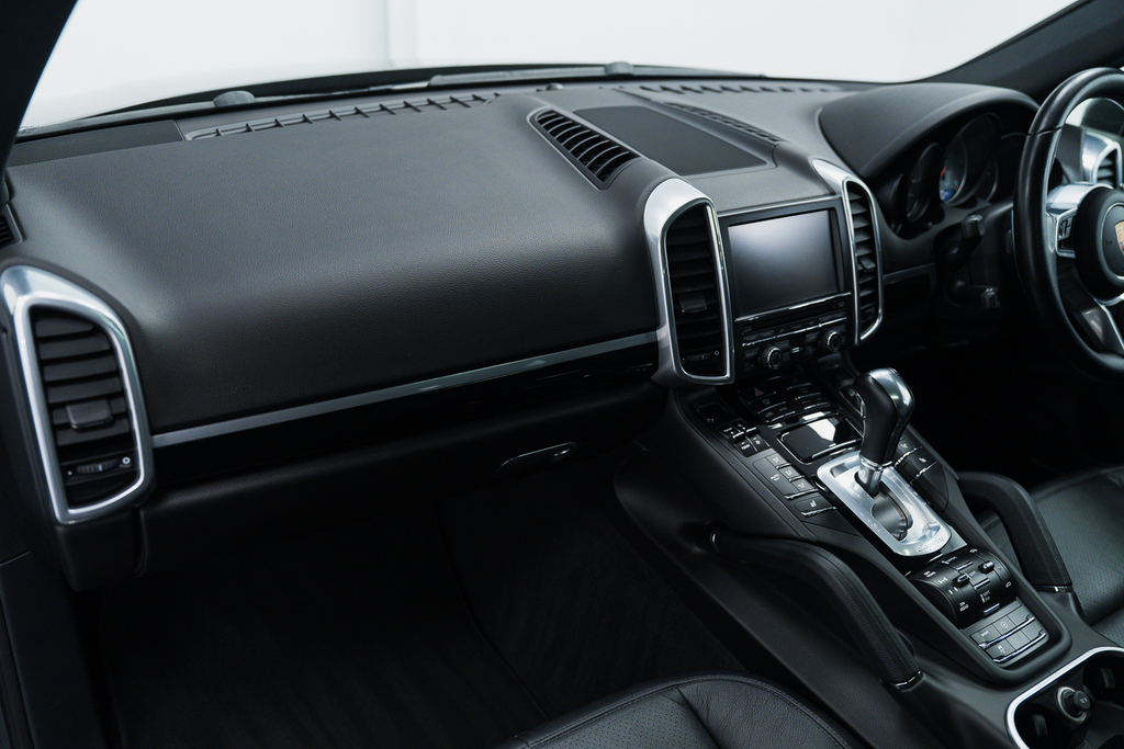 Porsche Cayenne 3.0 V6 E-hybrid S Platinum Edition Tiptronics 4Wd Black #44