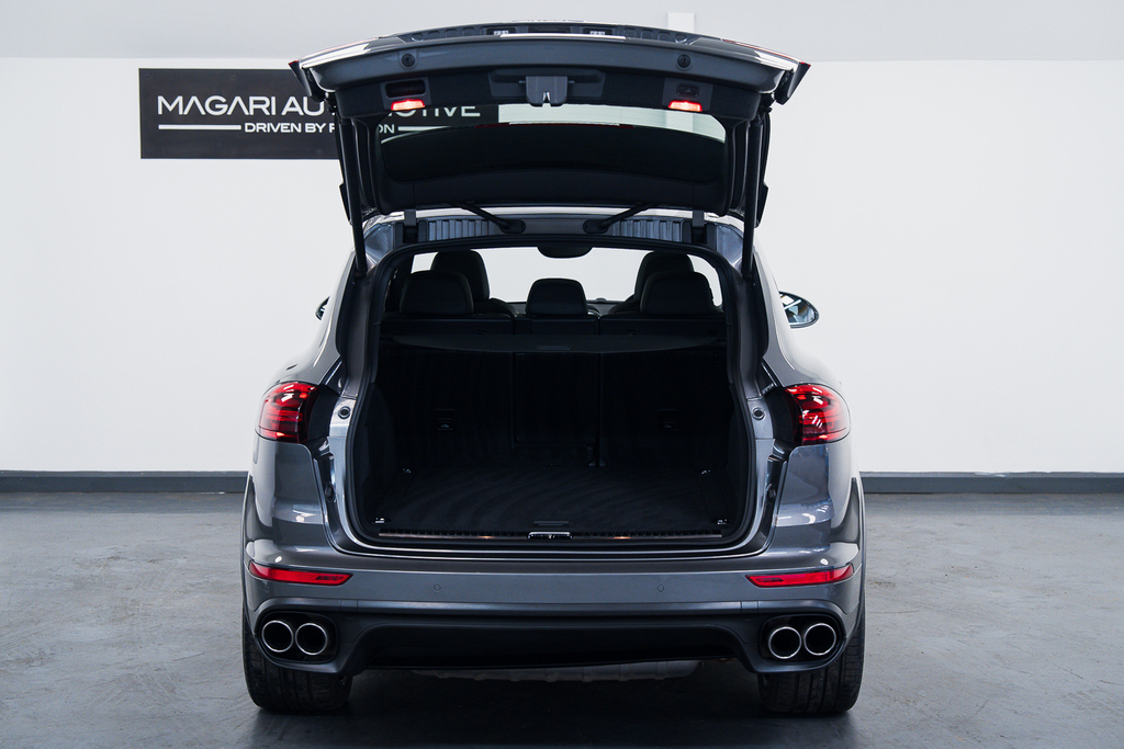 Porsche Cayenne 3.0 V6 E-hybrid S Platinum Edition Tiptronics 4Wd Black #60