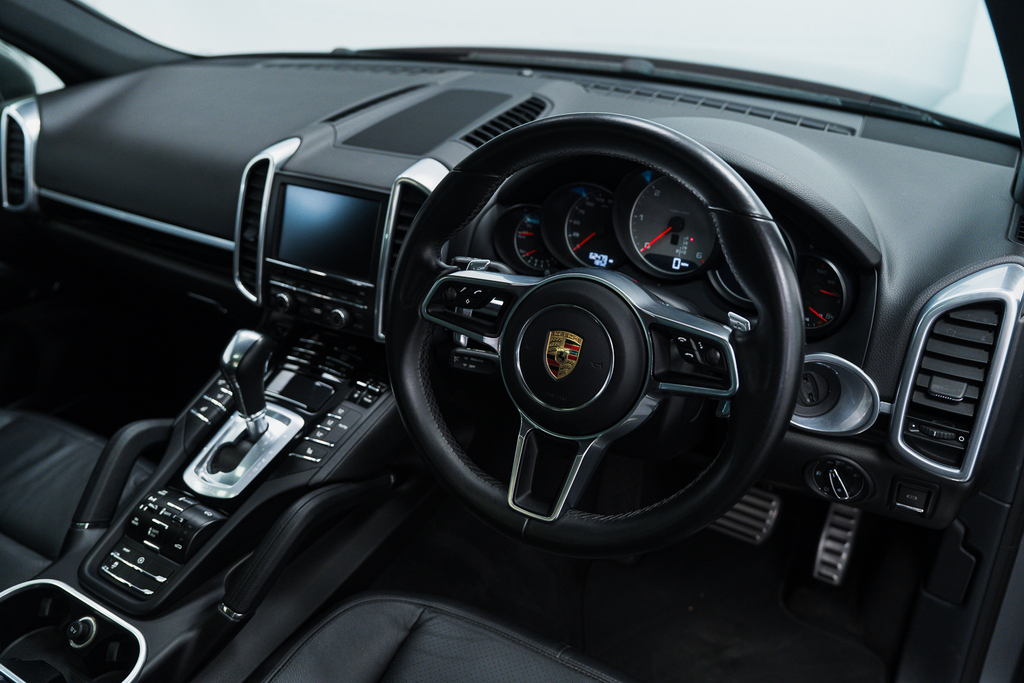 Porsche Cayenne 3.0 V6 E-hybrid S Platinum Edition Tiptronics 4Wd Black #38
