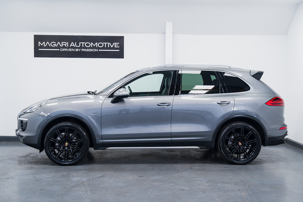 Porsche Cayenne 3.0 V6 E-hybrid S Platinum Edition Tiptronics 4Wd Black #18