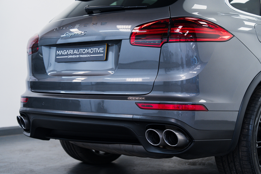 Porsche Cayenne 3.0 V6 E-hybrid S Platinum Edition Tiptronics 4Wd Black #11