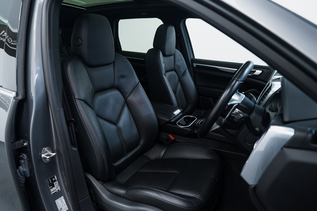 Porsche Cayenne Diesel Grey