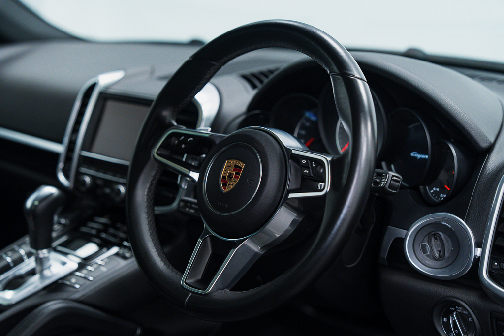 Porsche Cayenne 3.0 V6 E-hybrid S Platinum Edition Tiptronics 4Wd Black #39