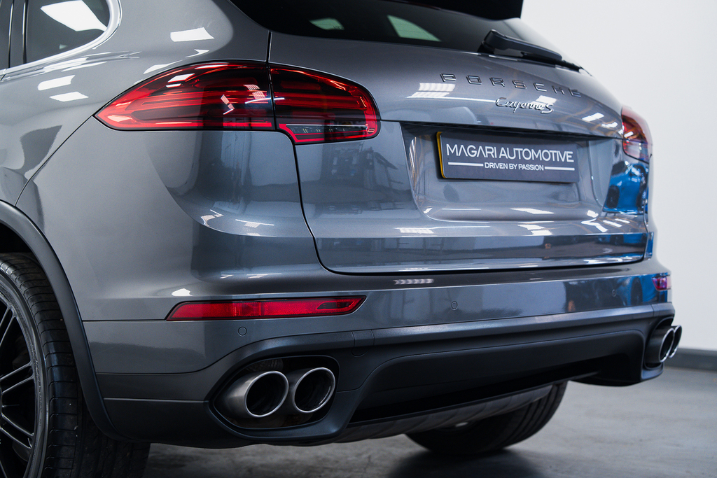 Porsche Cayenne 3.0 V6 E-hybrid S Platinum Edition Tiptronics 4Wd Black #17