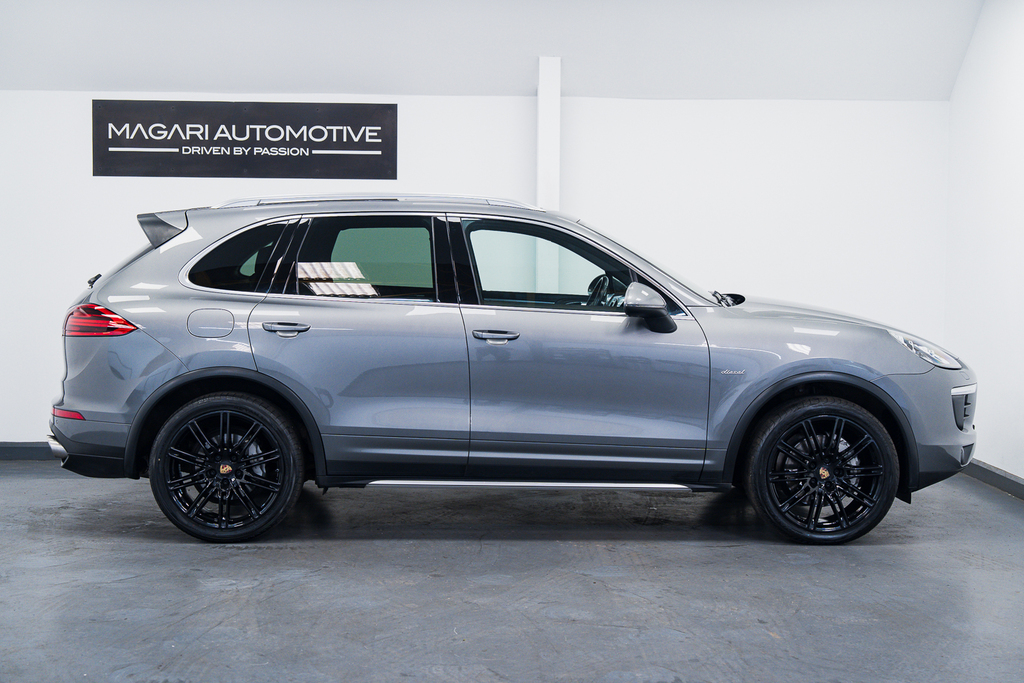 Porsche Cayenne 3.0 V6 E-hybrid S Platinum Edition Tiptronics 4Wd Black #10