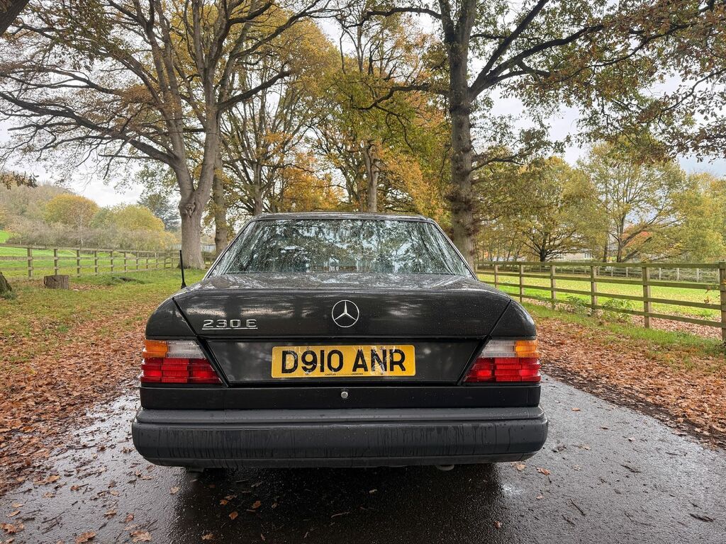 Mercedes-Benz 230 Black Black #4