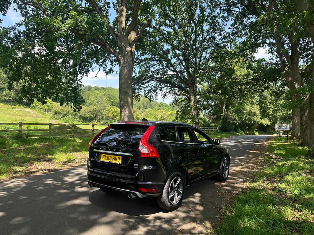 Volvo XC60 2.4 D5 R-design Nav Suv Geartronic Awd FL63HWD Black #3