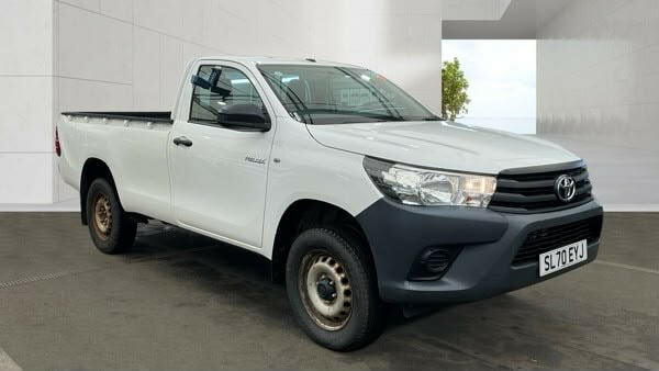 Toyota HILUX 2.4 D-4d Active Narrow Body Pickup Manu White