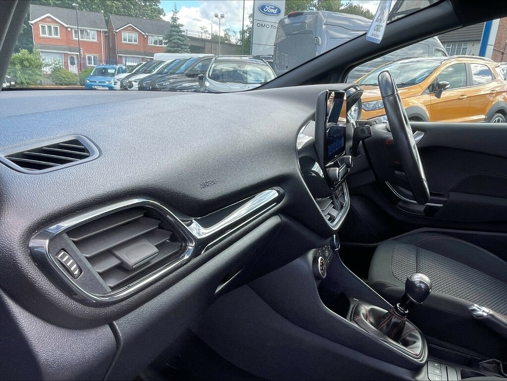 Ford Fiesta 1.0 Ecoboost 95 Trend Navigation Black #12