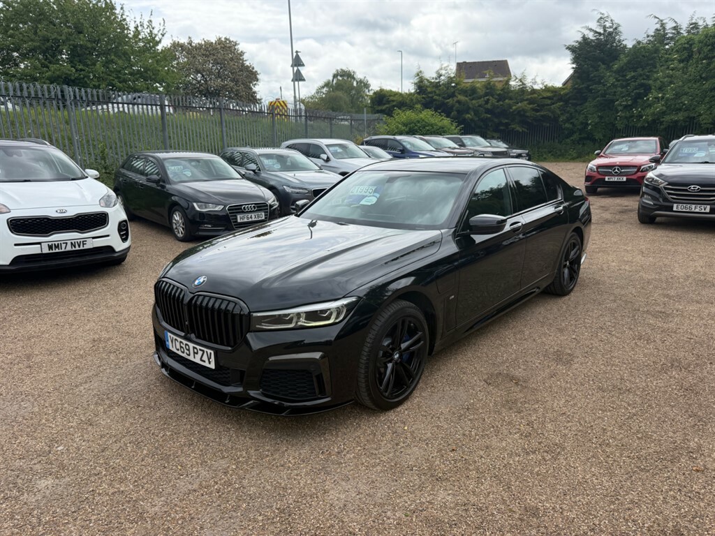 BMW 7 Series M Sport Black #2