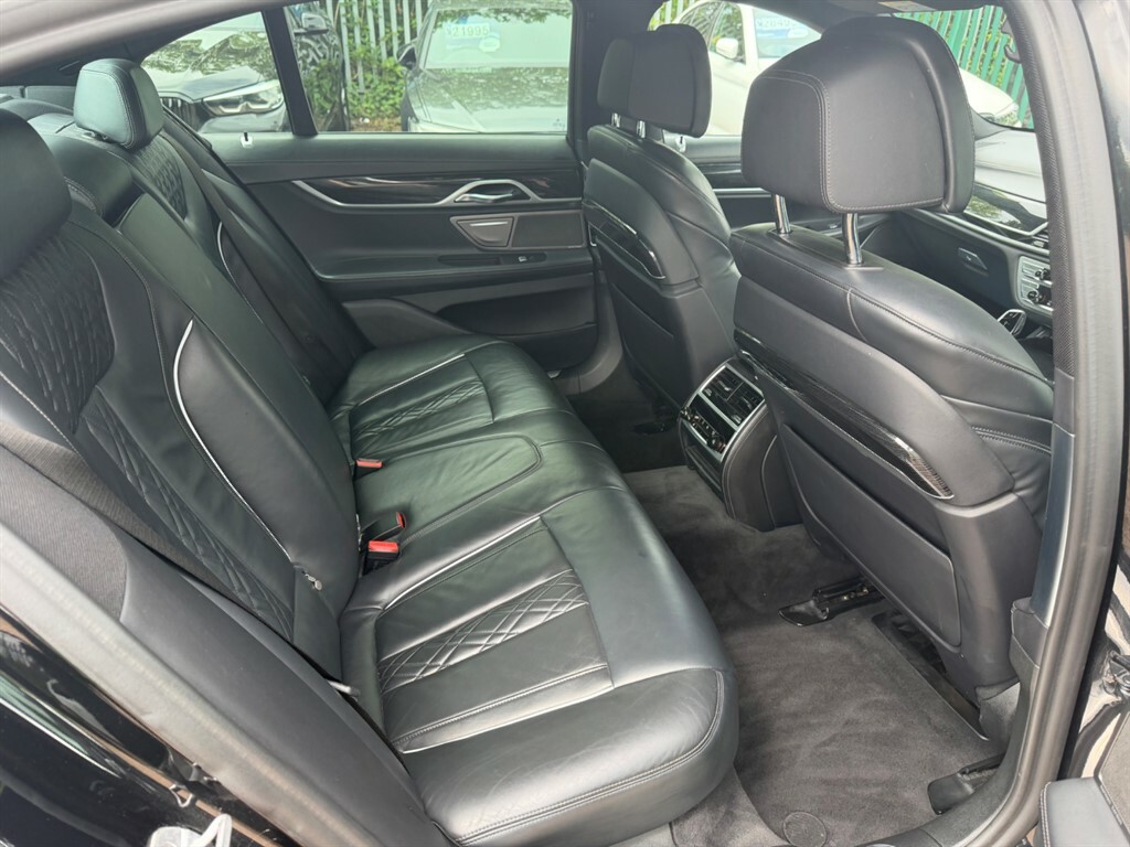 BMW 7 Series   #10