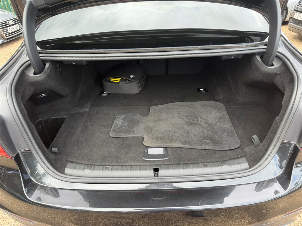 BMW 5 Series 530E M Sport Black #6