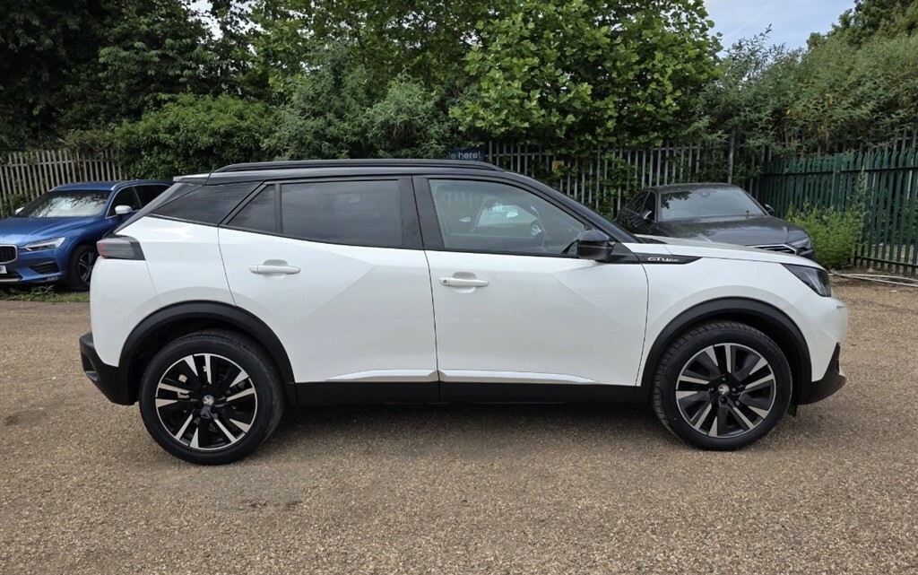 Peugeot 2008 Puretech Ss Gt Line White #4