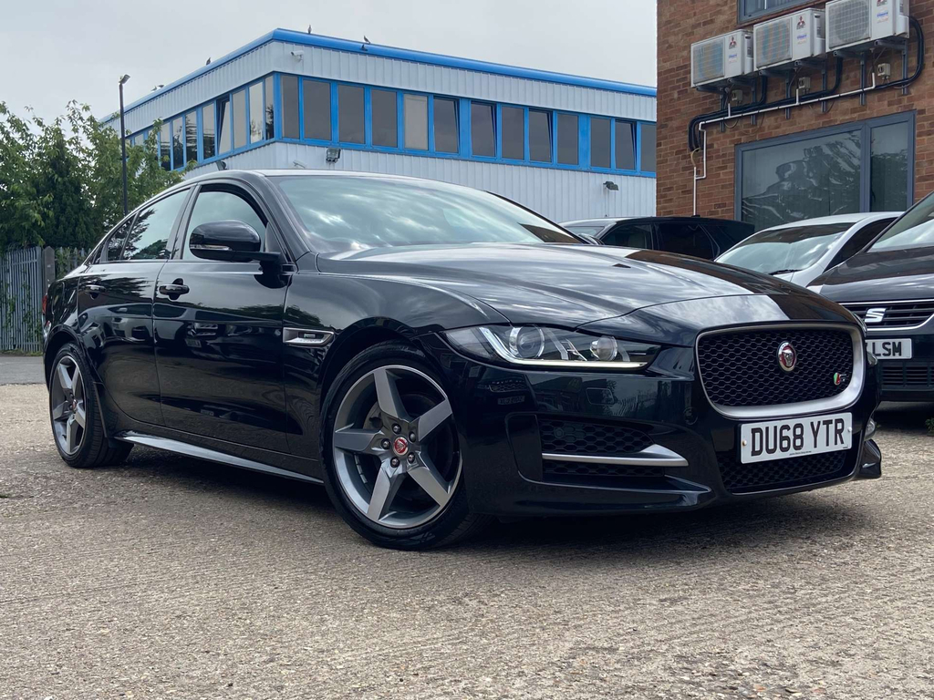 Jaguar XE R-sport Saloon Euro 6 Ss 