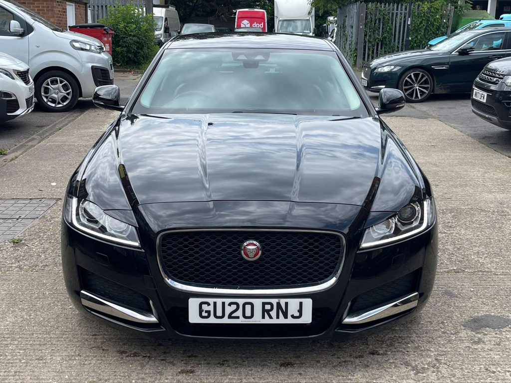 Jaguar XF Chequered Flag White #25