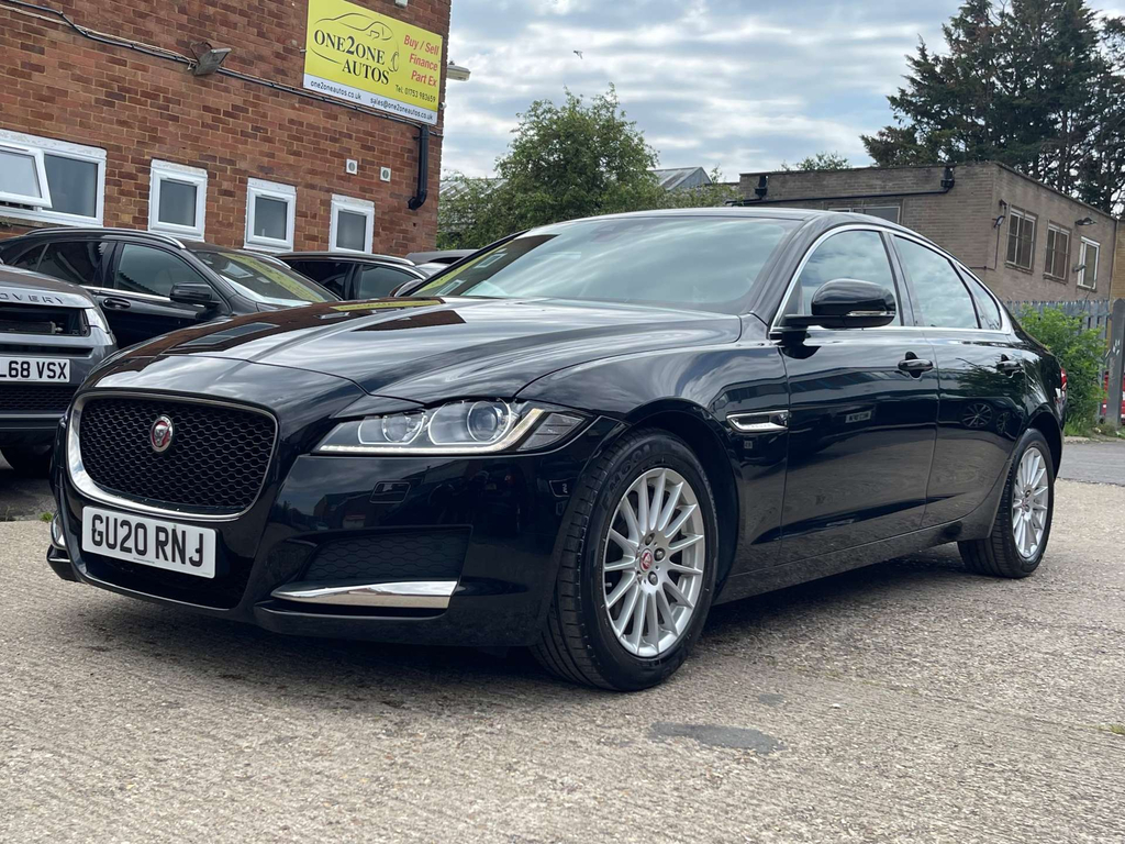 Jaguar XF Chequered Flag White #58
