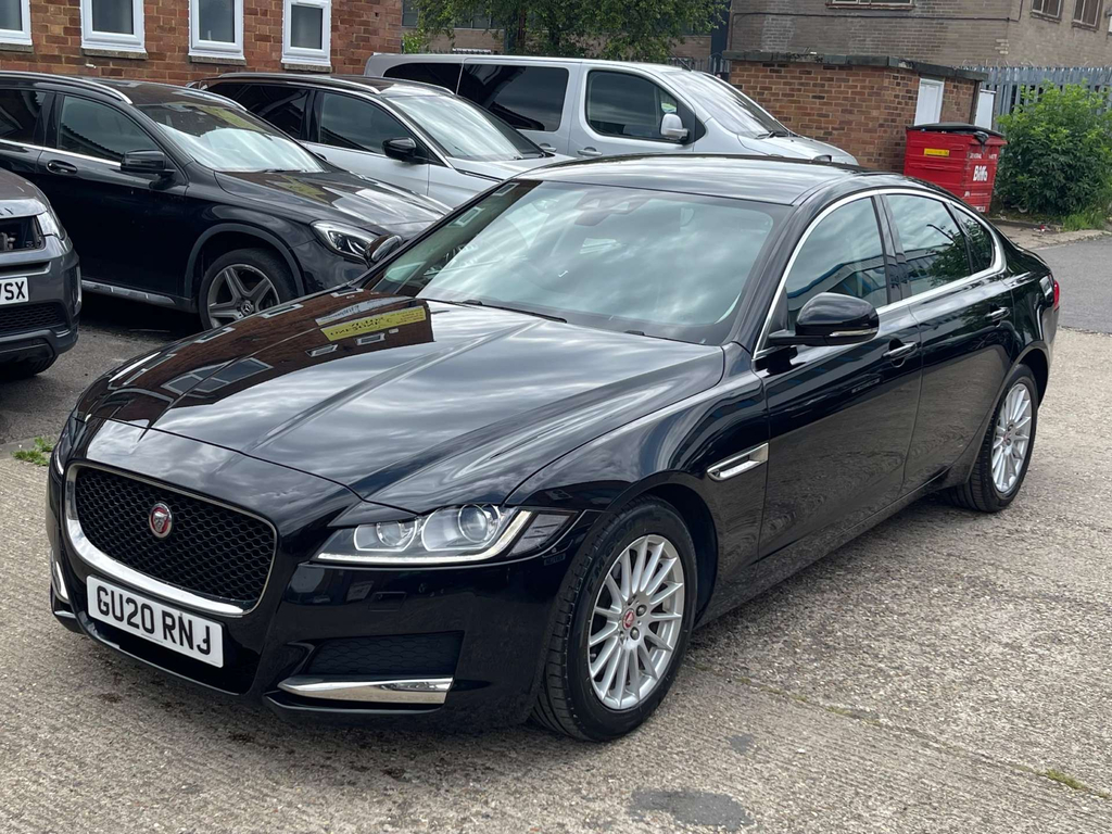 Jaguar XF Chequered Flag White #24