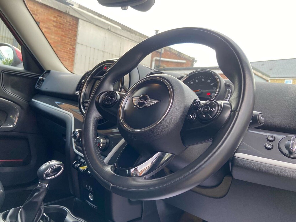 Mini Countryman 1.5L Cooper White #41