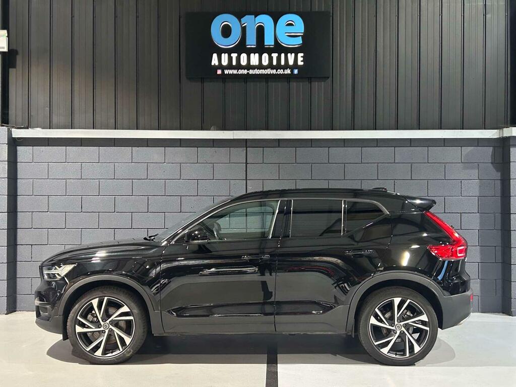 Volvo XC40 1.5H T5 Twin Engine Recharge 10.7Kwh R-design Pro Black #4