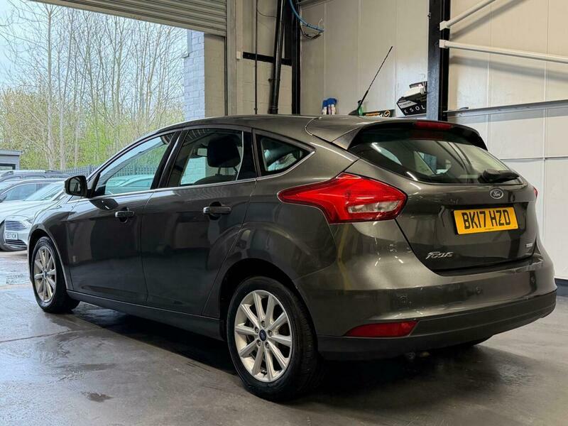 Ford Focus 1.0T Ecoboost Titanium BK17HZD Grey #2