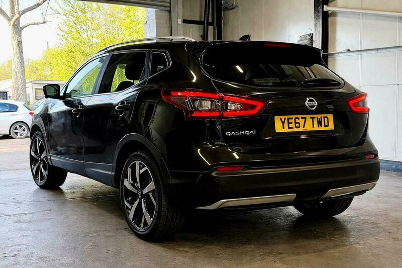 Nissan Qashqai 1.2 Dig-t Tekna Euro YE67TWD Black #4
