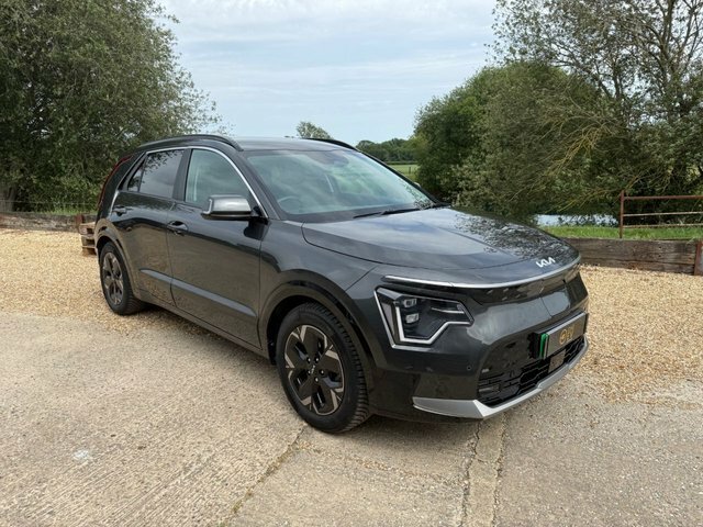 Kia e-Niro 64.8Kwh 3 Suv 201 Bhp AY72WVJ Grey #3