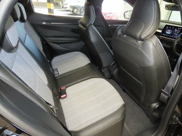 Renault Megane E-Tech Iconic Black #8