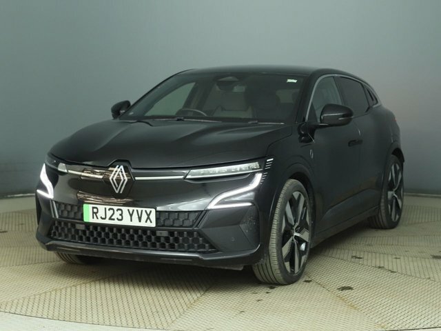 Renault Megane E-Tech Iconic Black #3