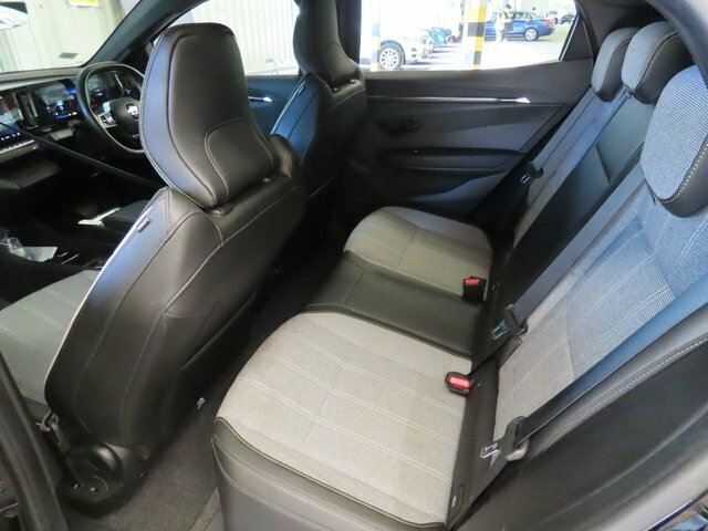 Renault Megane E-Tech Iconic Black #9