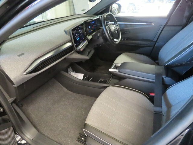 Renault Megane E-Tech Iconic Black #7