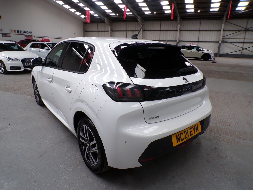Peugeot 208 1.2 Puretech Allure Premium S S NC21EYW White #5