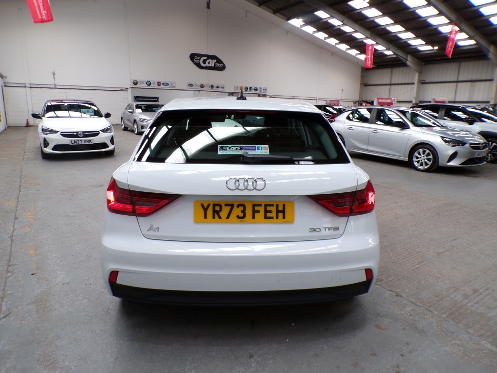 Audi A1 1.0 Sportback Tfsi Technik YR73FEH White #6