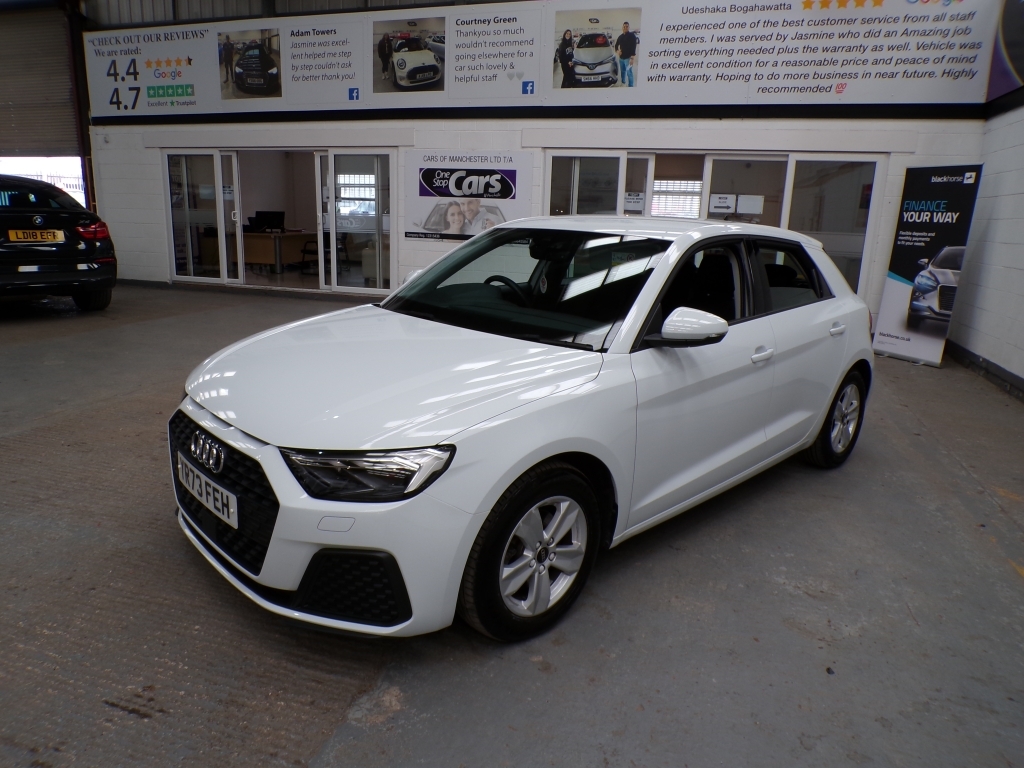 Audi A1 1.0 Sportback Tfsi Technik YR73FEH White #3