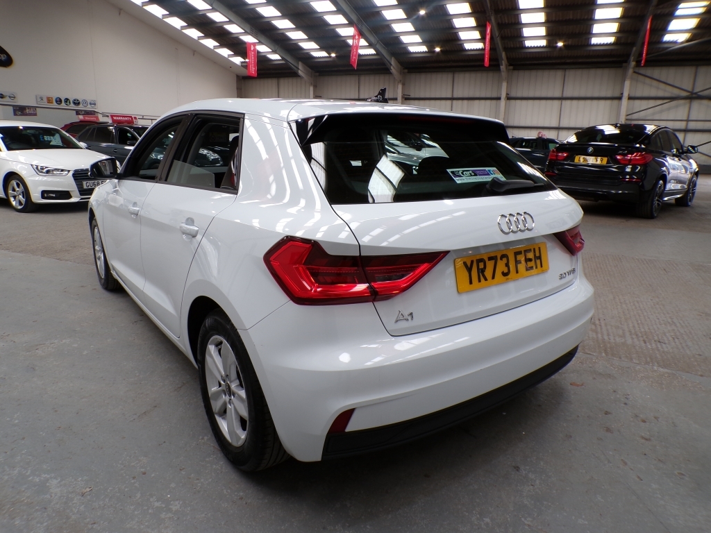 Audi A1 1.0 Sportback Tfsi Technik YR73FEH White #5