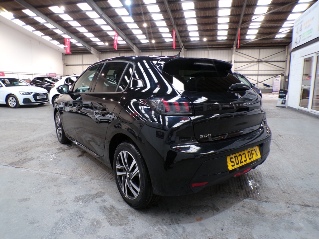 Peugeot 208 1.2 Puretech Allure Premium Plus S S SD23OFX Black #4