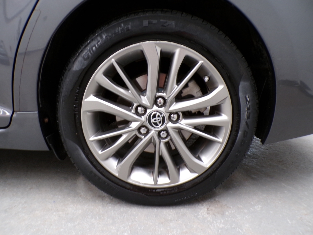 Toyota Avensis D-4d Excel White #10