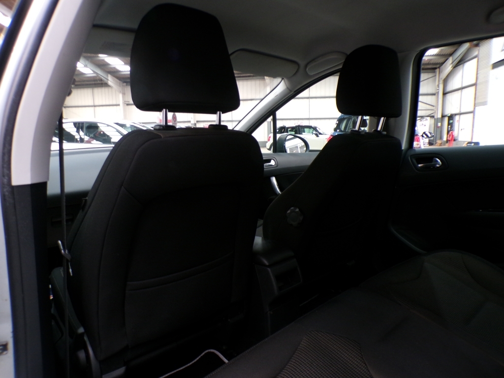 Peugeot 308 Hdi Active Navigation Version Grey #26