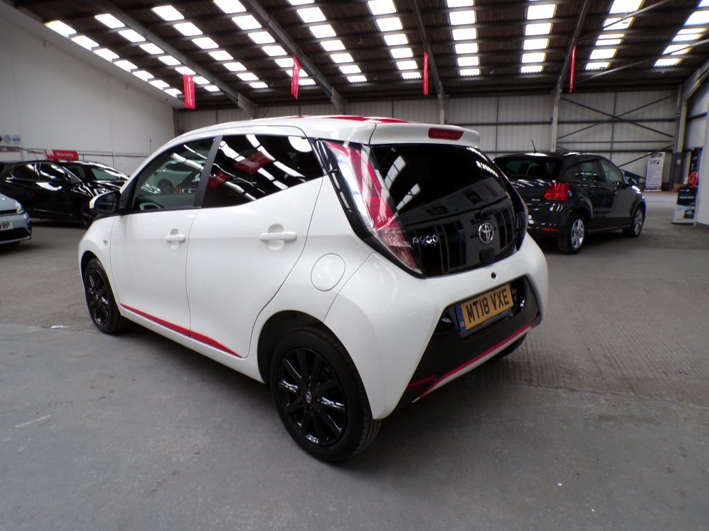 Toyota Aygo 1.0 Vvt-i X-press White #5