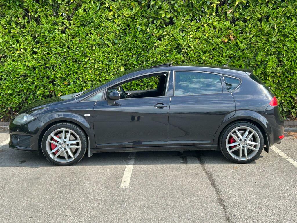 Seat Leon Cupra Black #5