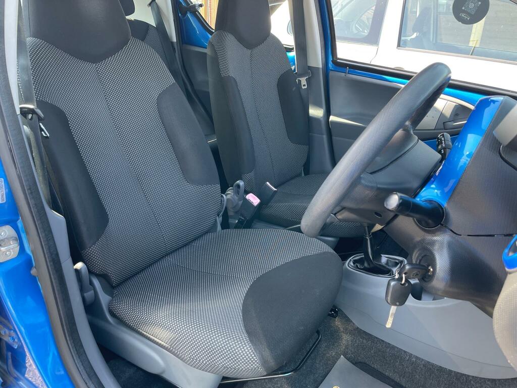 Toyota Aygo Hatchback Blue #15