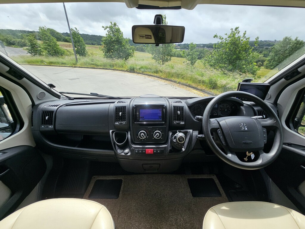 Peugeot Boxer  White #9