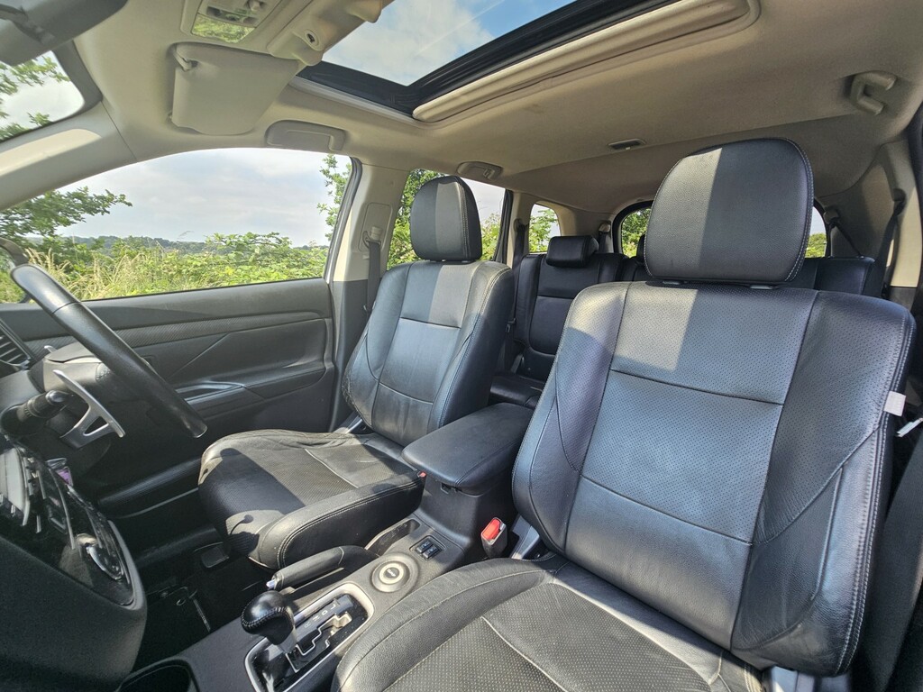 Mitsubishi Outlander 2.2 Di-d Gx4 White #2