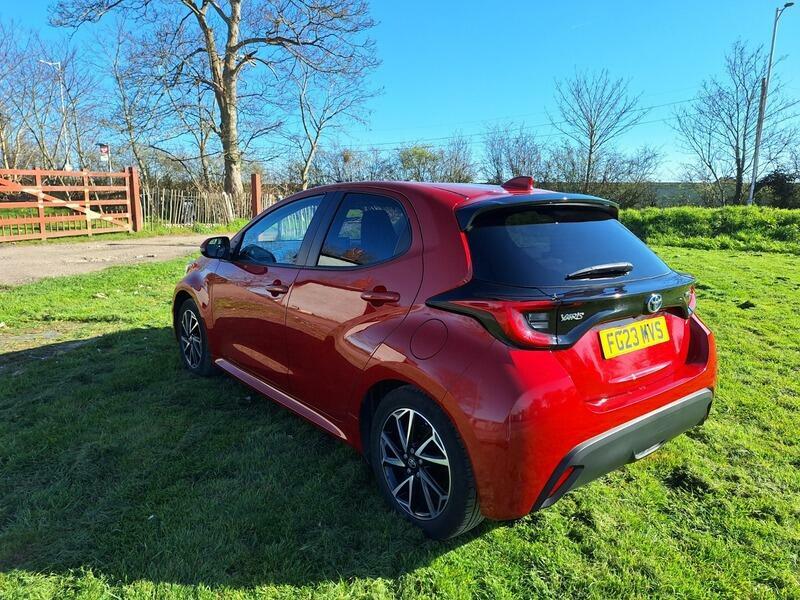 Toyota Yaris Hatchback 1.5 Vvt-h Design E-cvt Euro 6 Ss FG23MVS Red #3