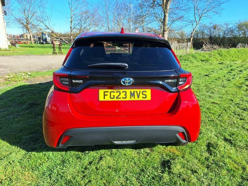 Toyota Yaris Hatchback 1.5 Vvt-h Design E-cvt Euro 6 Ss FG23MVS Red #5