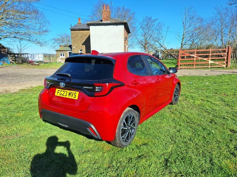 Toyota Yaris Hatchback 1.5 Vvt-h Design E-cvt Euro 6 Ss FG23MVS Red #6