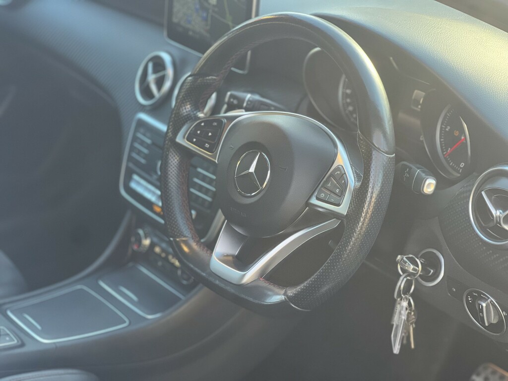 Mercedes-Benz A Class Hatchback 2.1 A220d Amg Line 2016 YD16CFA White #5