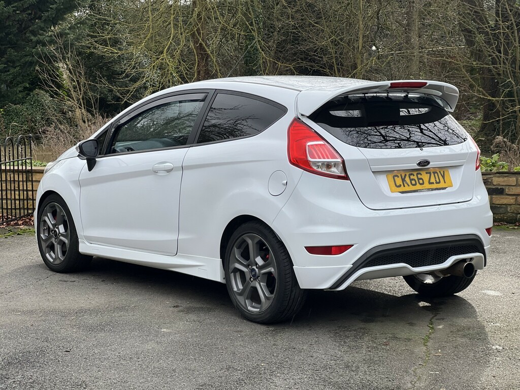 Ford Fiesta Hatchback 1.6 T Ecoboost St-2 2016 CK66ZDY White #4