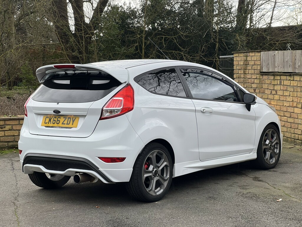 Ford Fiesta Hatchback 1.6 T Ecoboost St-2 2016 CK66ZDY White #3