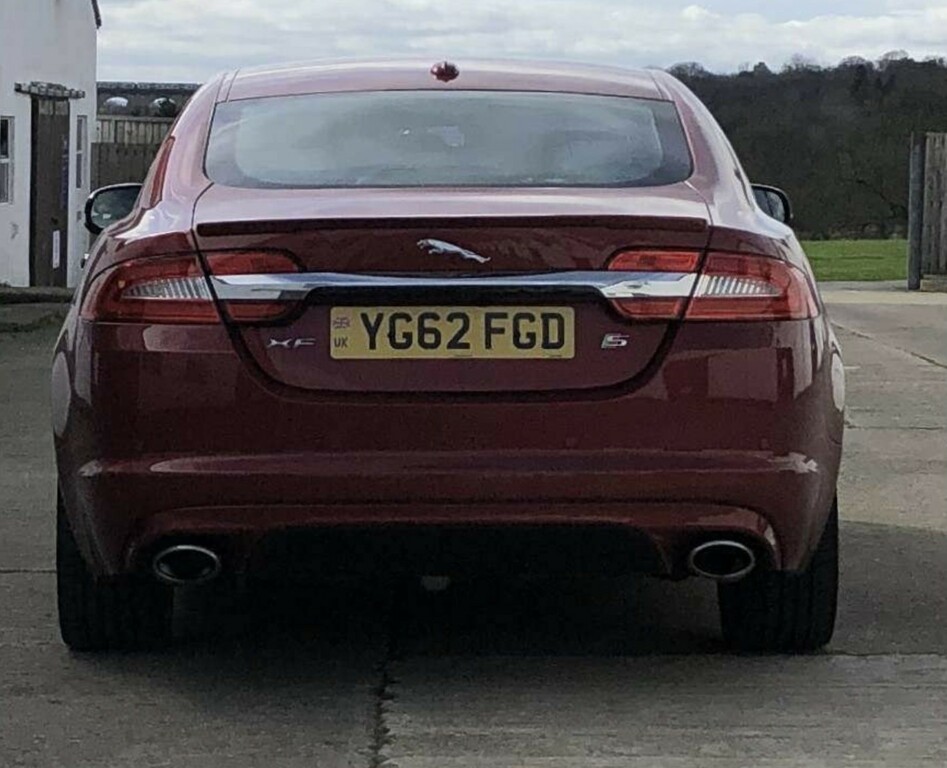 Jaguar XF Saloon 3.0 D S V6 Portfolio 2012 Red #6