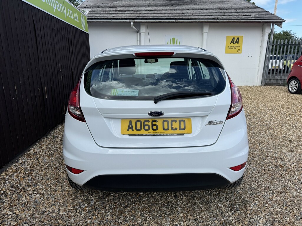 Ford Fiesta Hatchback 1.3 Zetec 2016 AO66OCD White #5